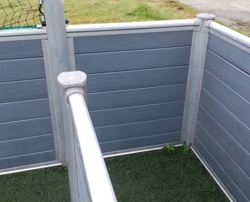 Isokor - čistenie futbalového ihriska pri SOŠ v Čadci Isokor - čistenie futbalového ihriska pri SOŠ v Čadci