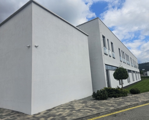 chémia na čistenie fasády