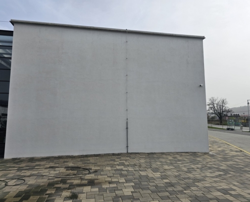 chémia na čistenie fasády