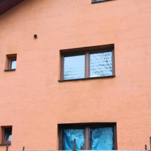 čistenie zadymenej steny