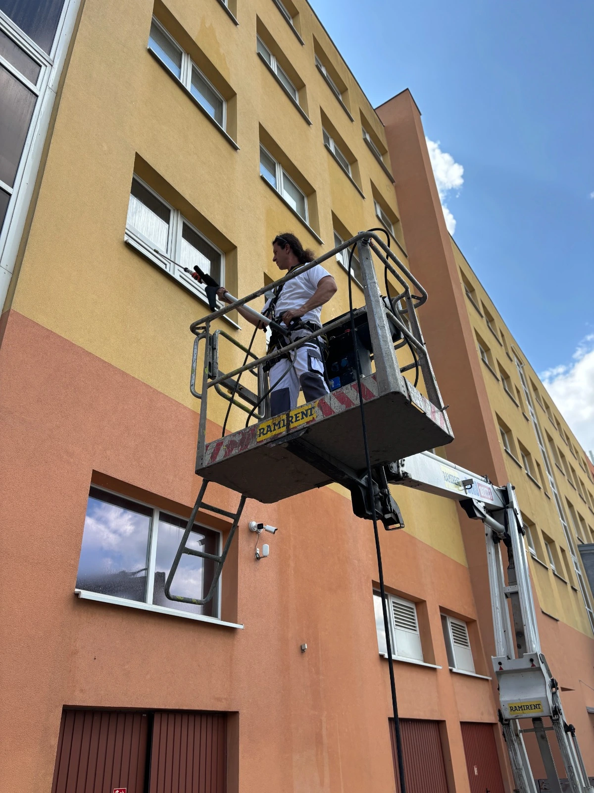 Impregnácia povrchu fasády školy